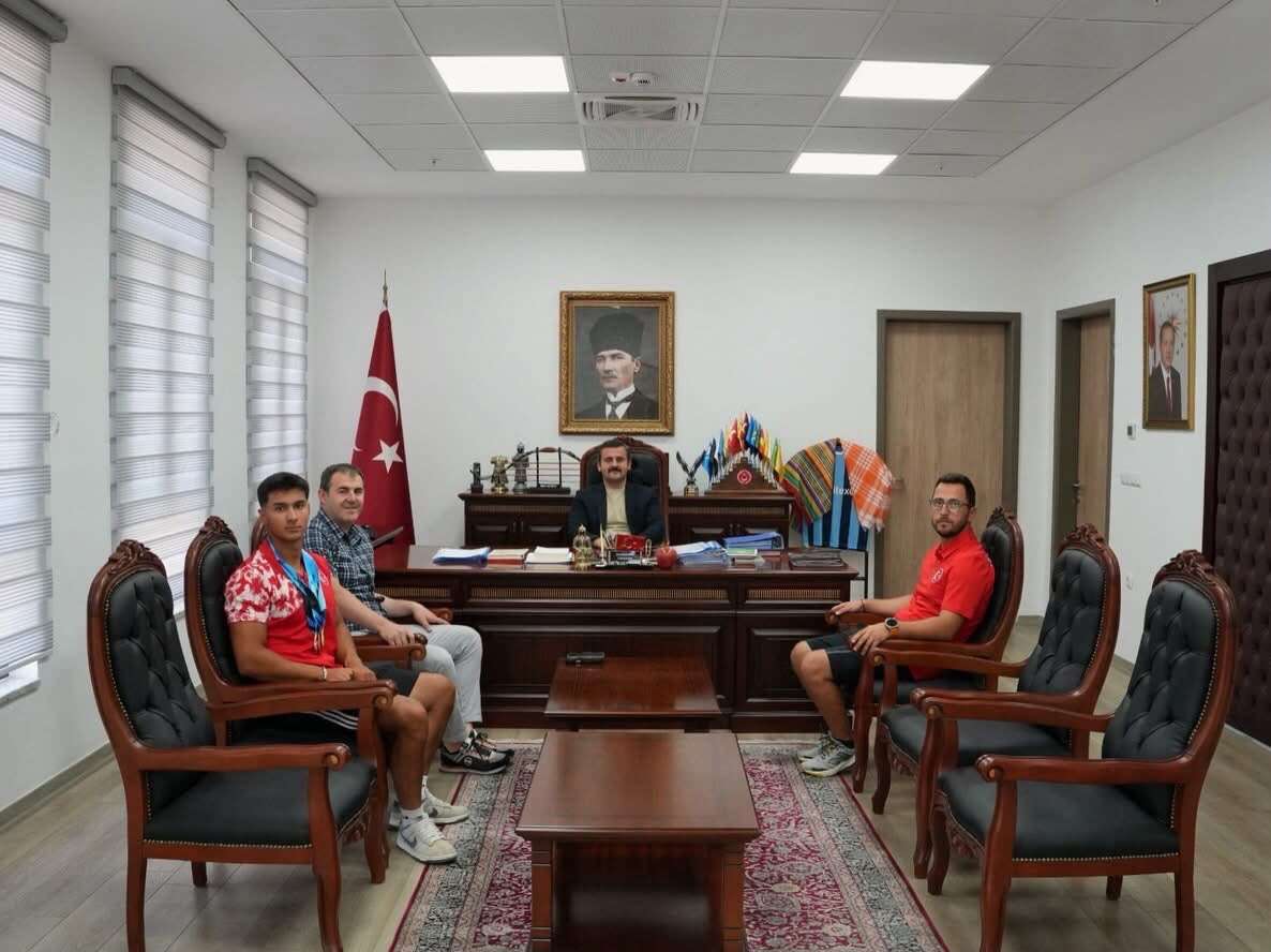 Dünya Şampiyonu Rahmi Kaan Karahan’dan Köyceğiz Kaymakamı Mert Kumcu’ya Ziyaret 3